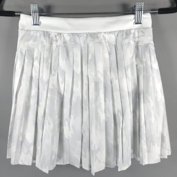 NWT Spanx Women’s Get Moving Pleated Skort Skirt Shorts White Camo 50273R SMALL - Picture 6 of 14